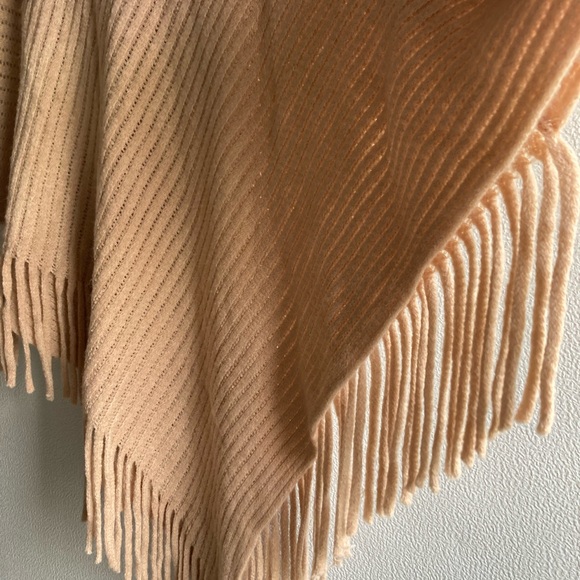 Wrap:poncho - Picture 3 of 6